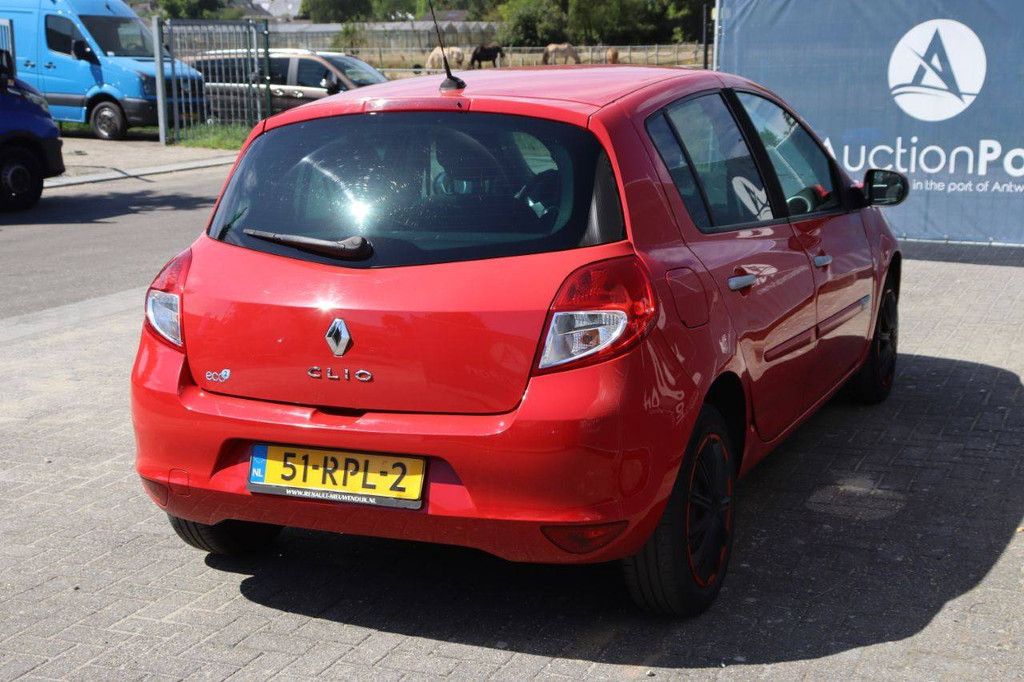 Renault CLIO Petrol 2011