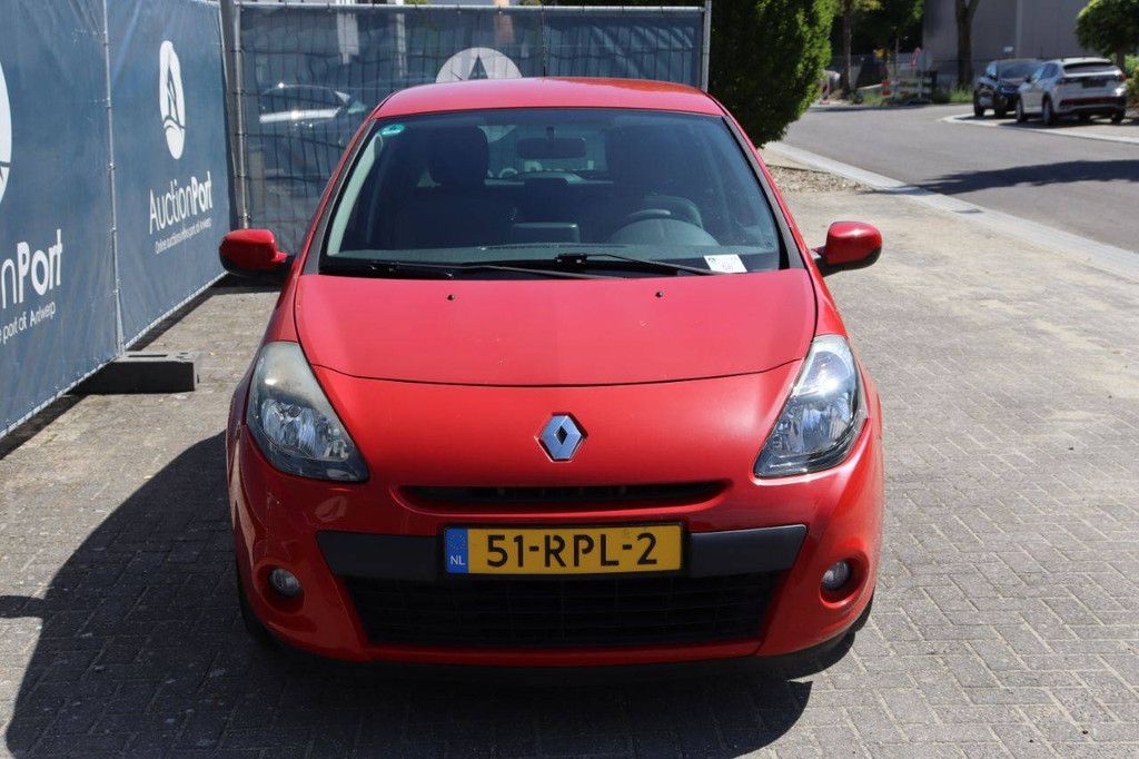 Renault CLIO Petrol 2011