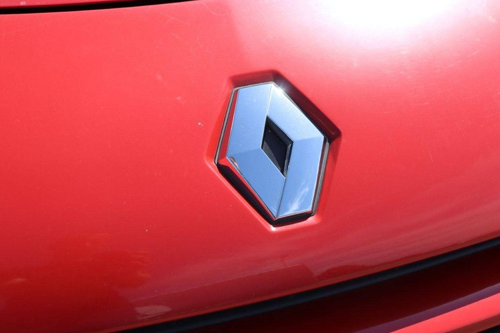 Renault CLIO Petrol 2011