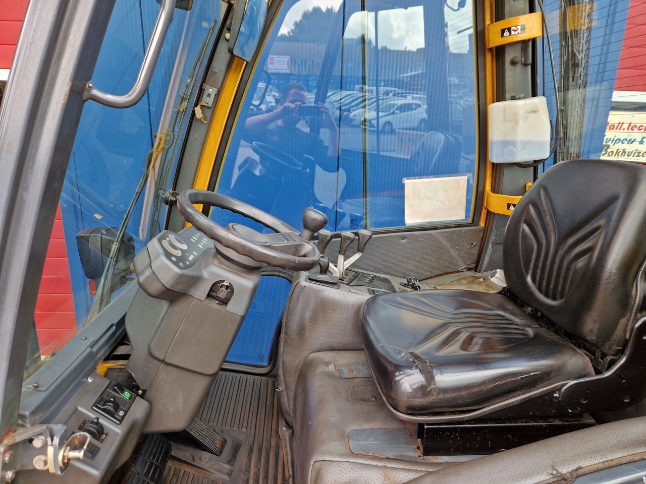 JUNGHEINRICH TFG25 LPG HEFTRUCK 2.5 TONS MET TRIPLOMAST