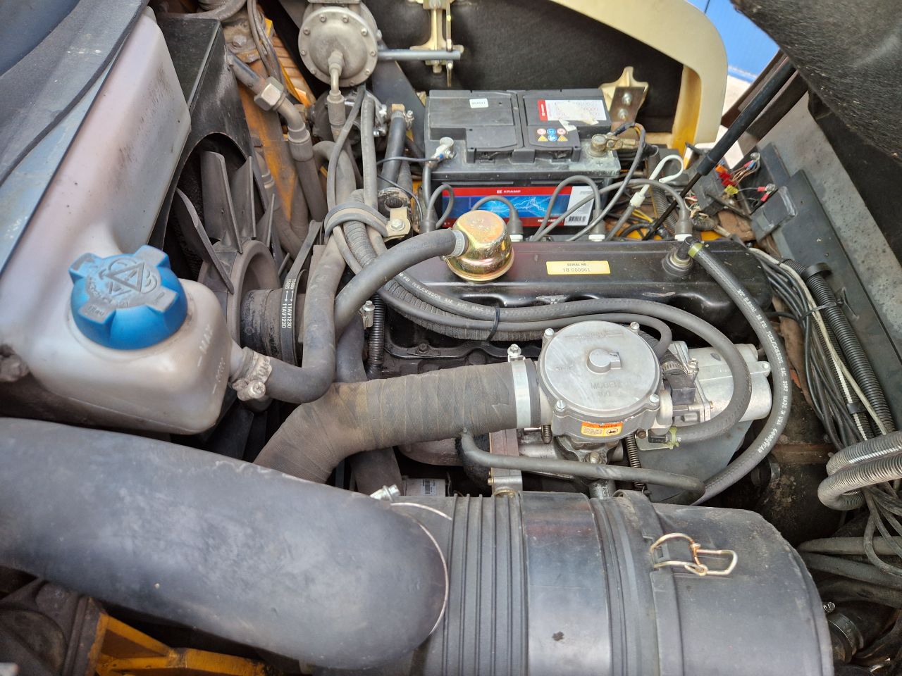 JUNGHEINRICH TFG25 LPG HEFTRUCK 2.5 TONS MET TRIPLOMAST