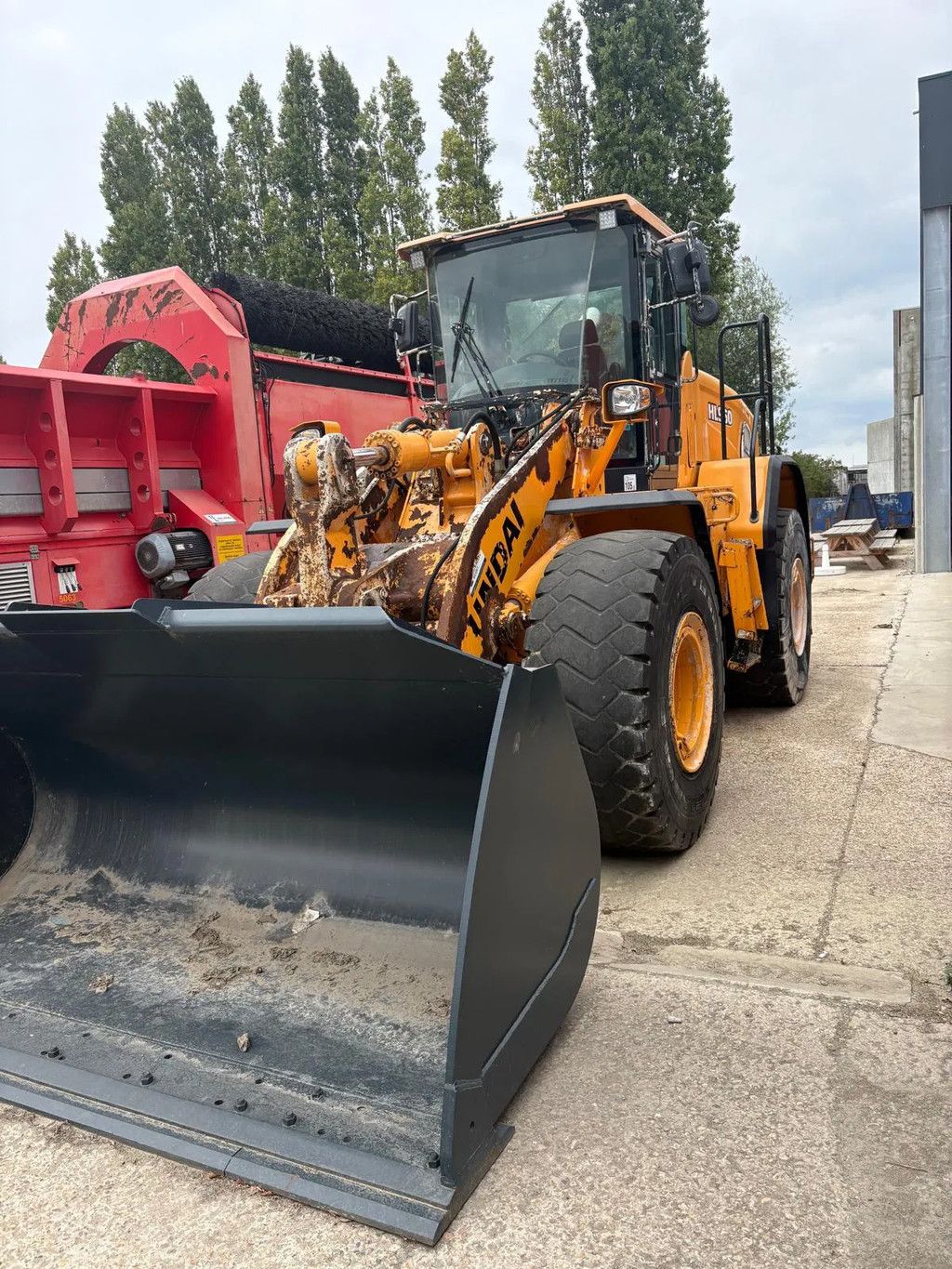Hyundai HL960