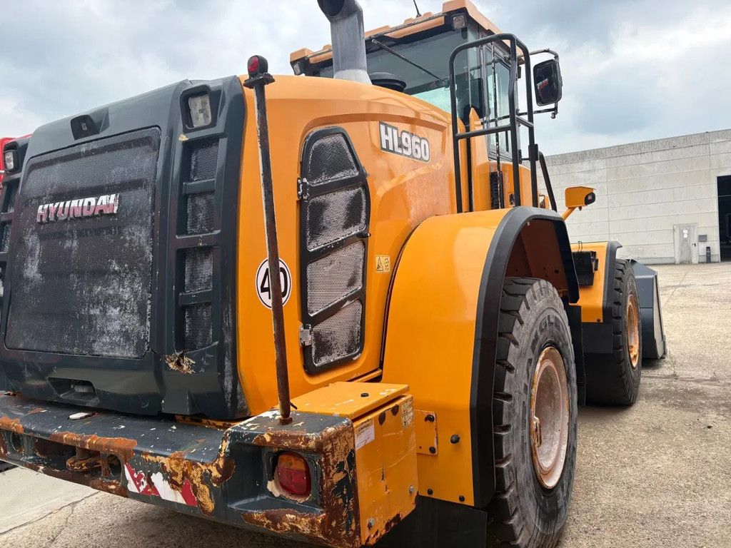 Hyundai HL960