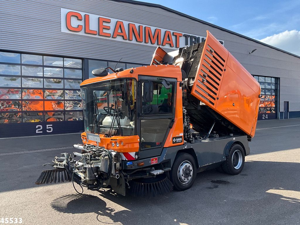 RAVO 5-Serie 560 with 3-rd brush