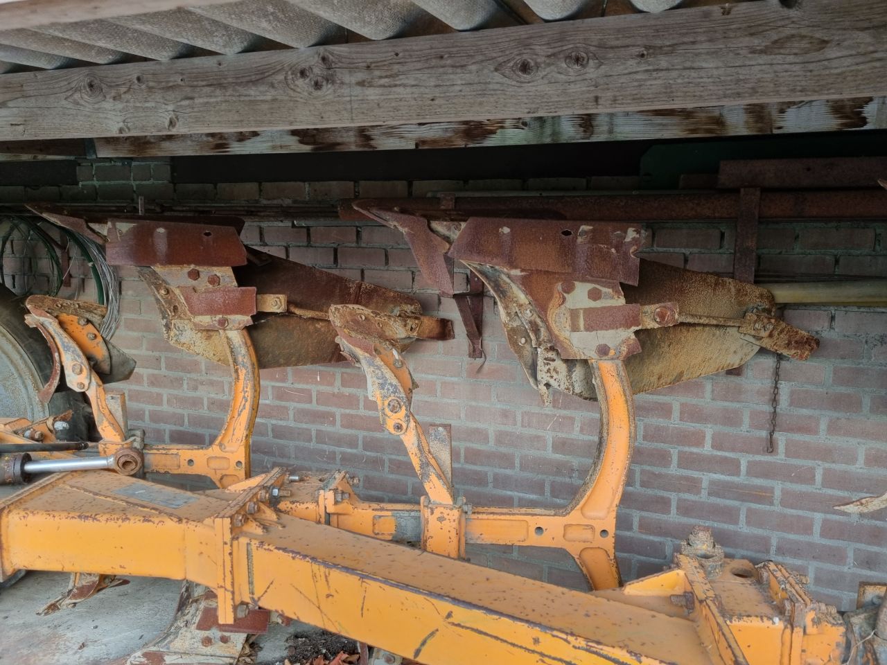 Huard 370 3 schaar wentelploeg ploeg