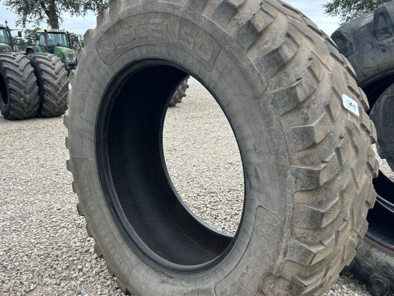 650/65R42