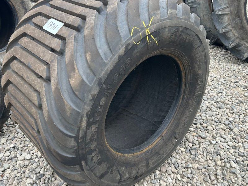 BKT 700/40-22.5
