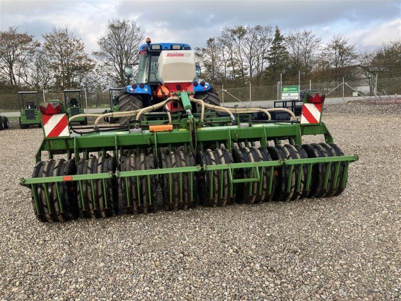 Amazone CATROS 4001-T med såmaskine
