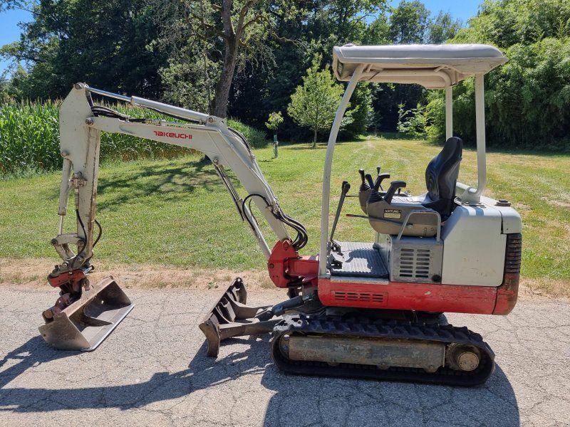 Takeuchi TB 016