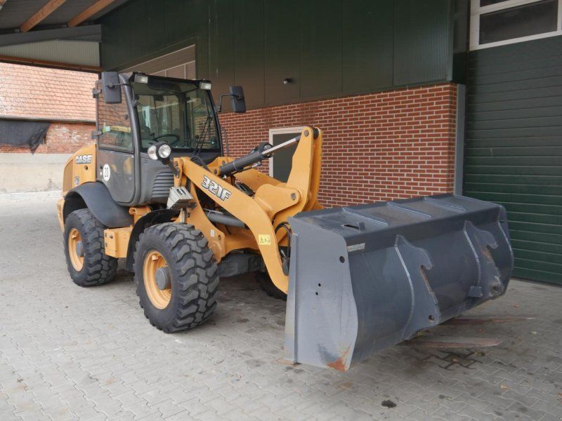 Case IH 321F