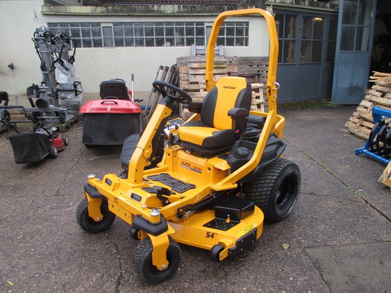Cub Cadet XZ 8 S137i Ultima Zero Turn Benzin-Direkteinspritzer 137 cm