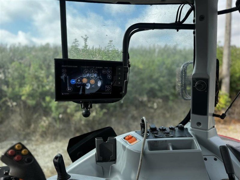 Valtra T235 Direct Med fuld skovinddækning
