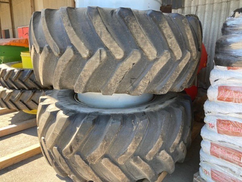 Alliance 710-70R38 und 320-90R54 Mitas