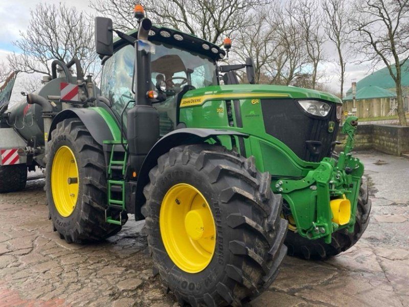 John Deere 6R 250