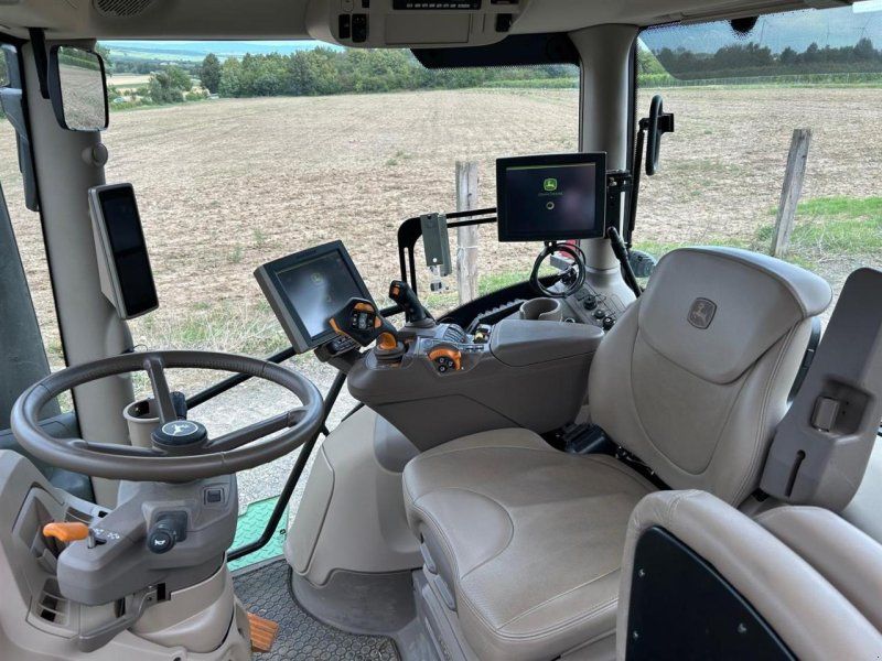 John Deere 6R 250