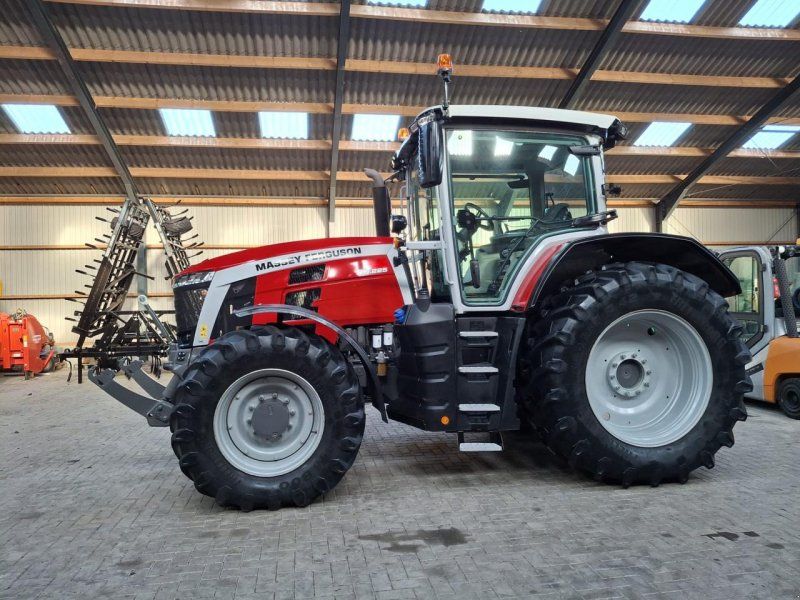 Massey Ferguson 8S.225