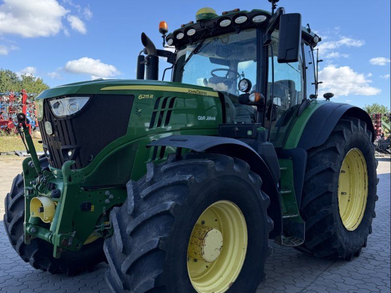John Deere 6215R