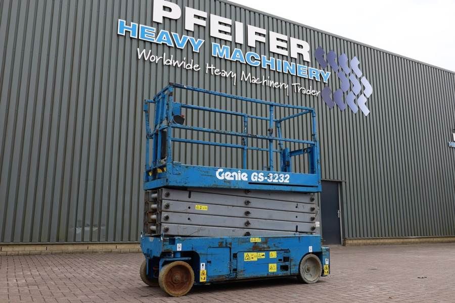 Genie GS3232 Hydraulic Outriggers, Electric, 11.75m Work