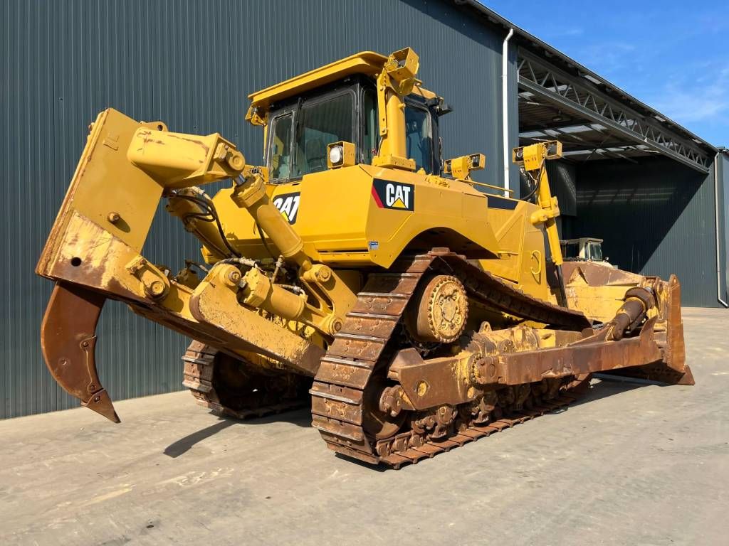 CAT D8T