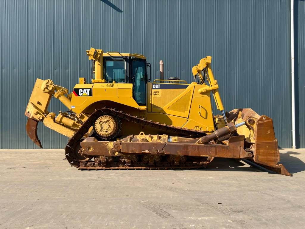 CAT D8T