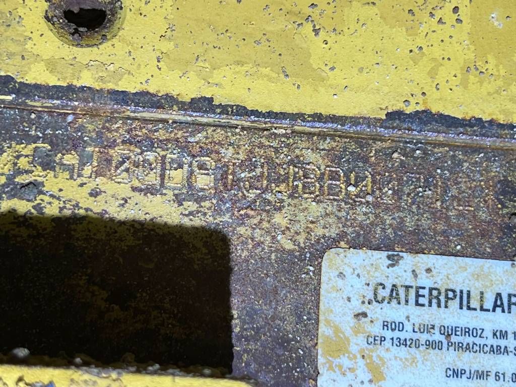 CAT D8T