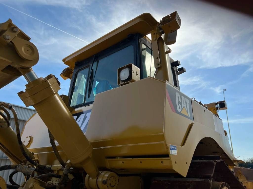 CAT D8T
