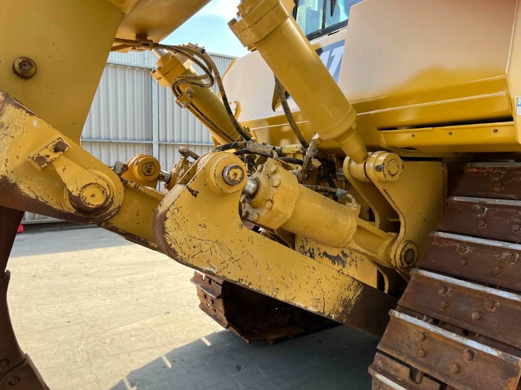 CAT D8T