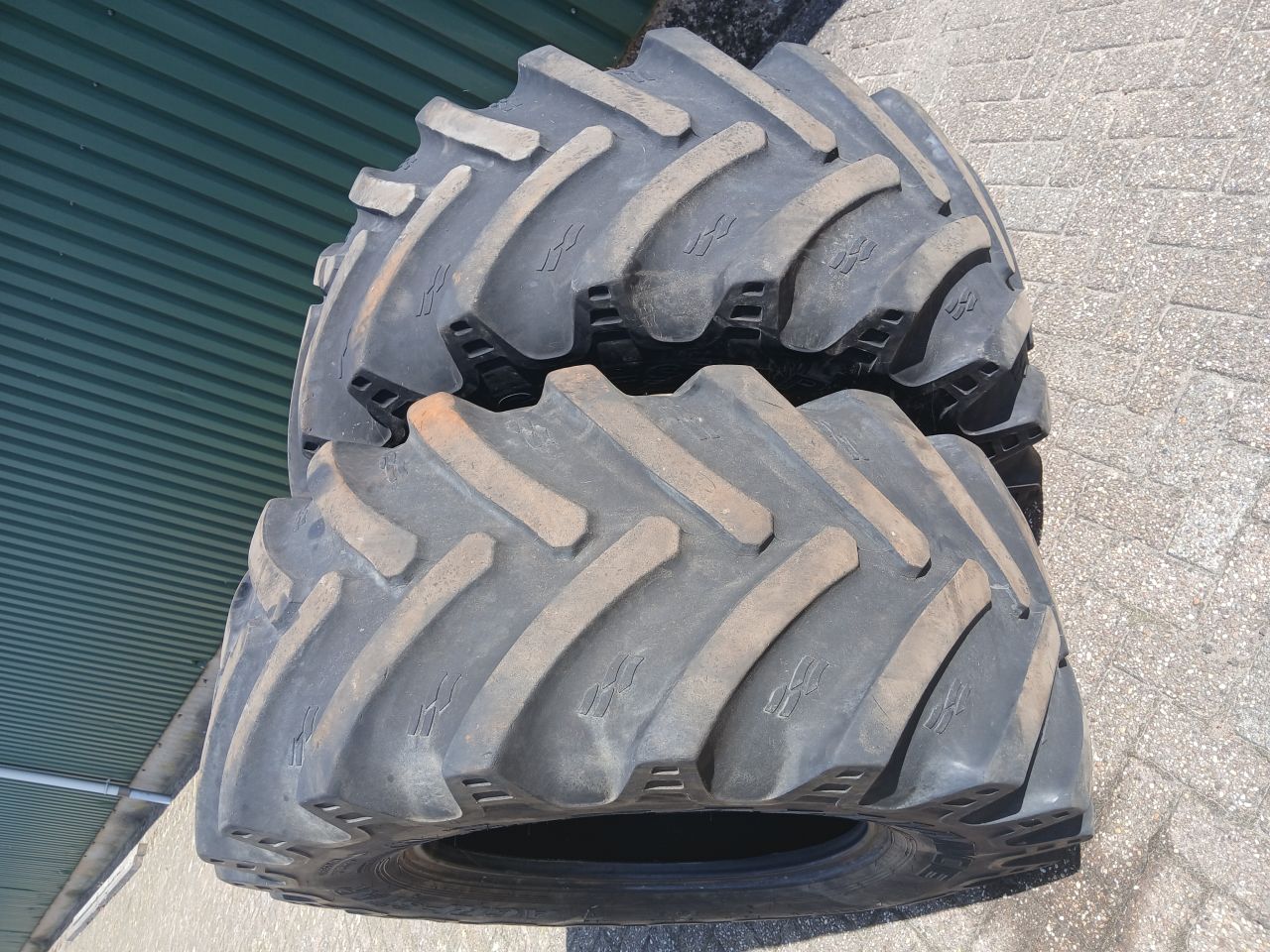 Banden 540/65r28