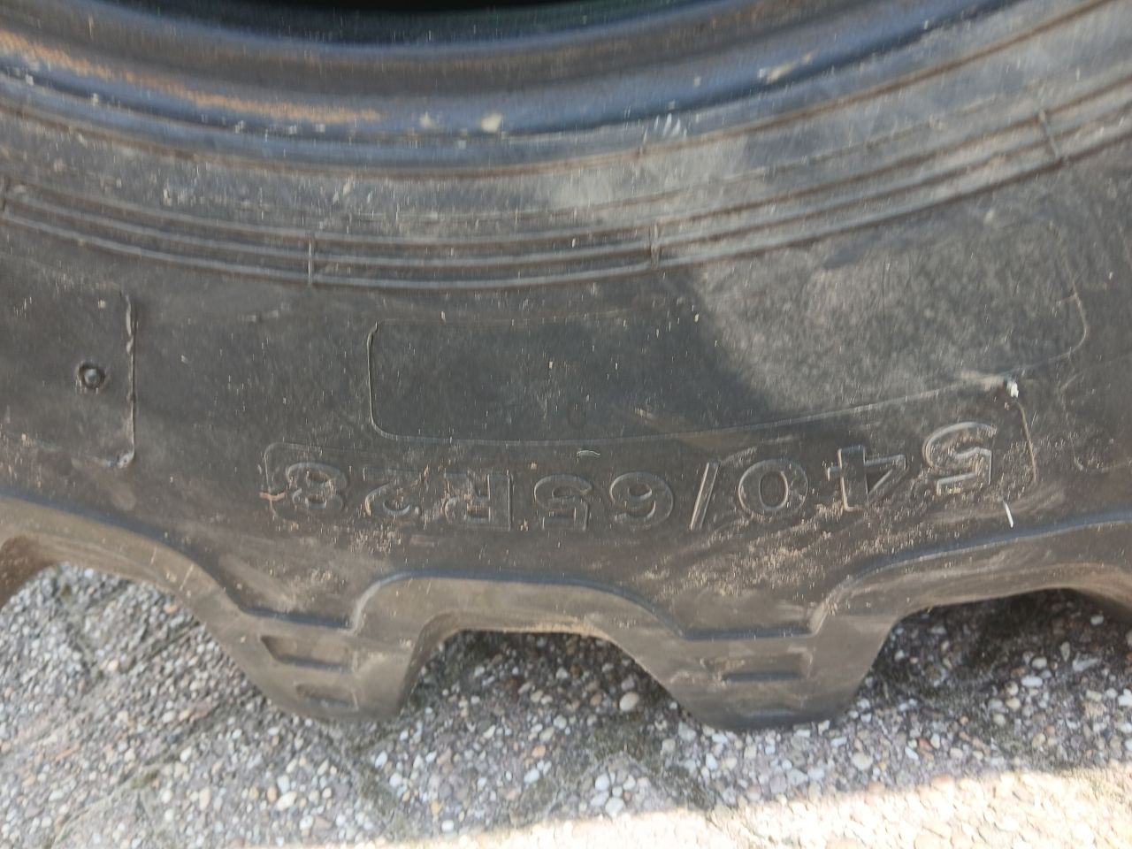 Banden 540/65r28