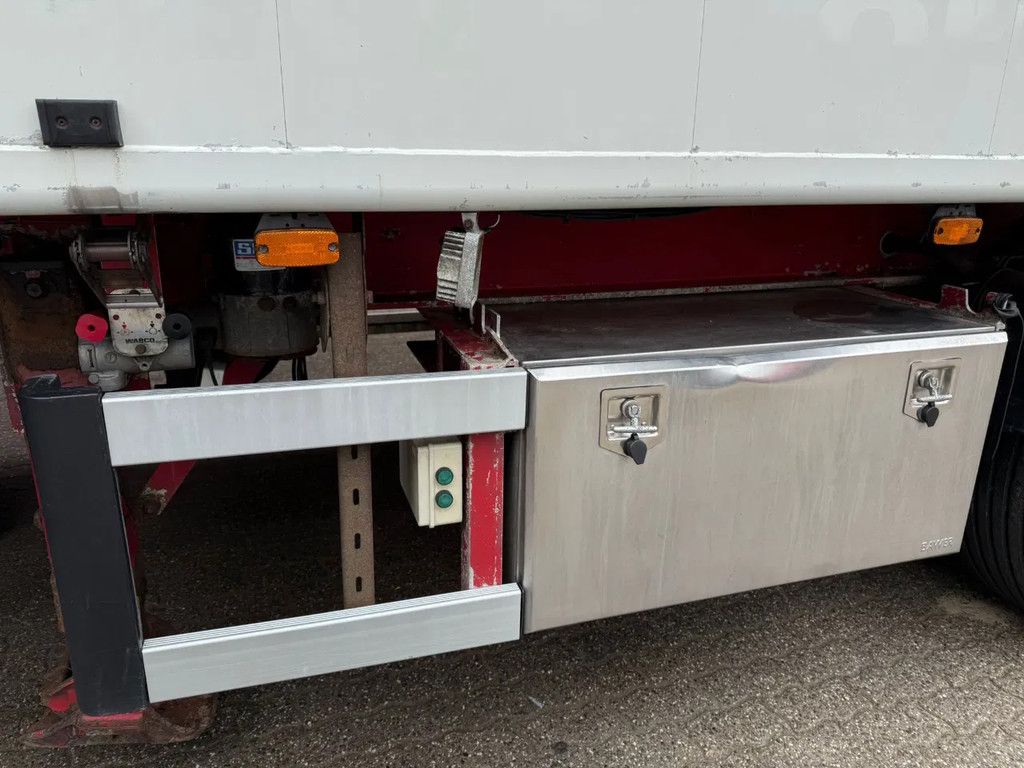 Bulthuis 12m 70m3 Stuuras/Lenkachse Cargo Floor APK/TUV 01-2026