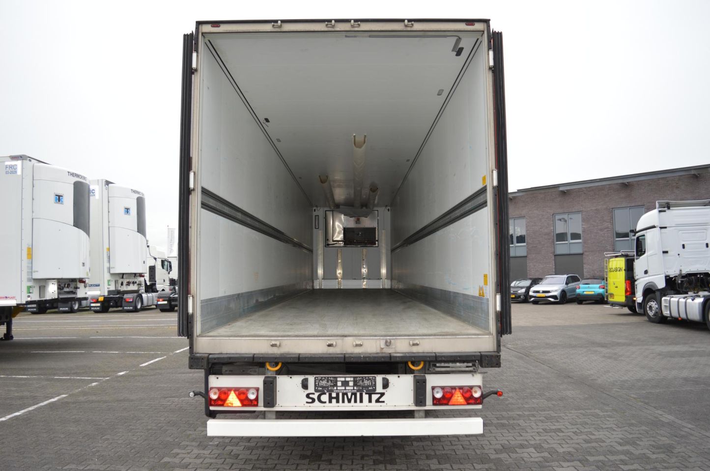 2023 Schmitz Cargobull SKO FP 45 ThermoKing SLXi 300