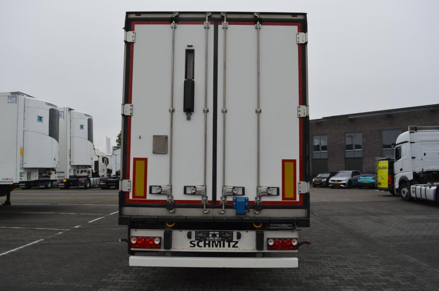 2023 Schmitz Cargobull SKO FP 45 ThermoKing SLXi 300