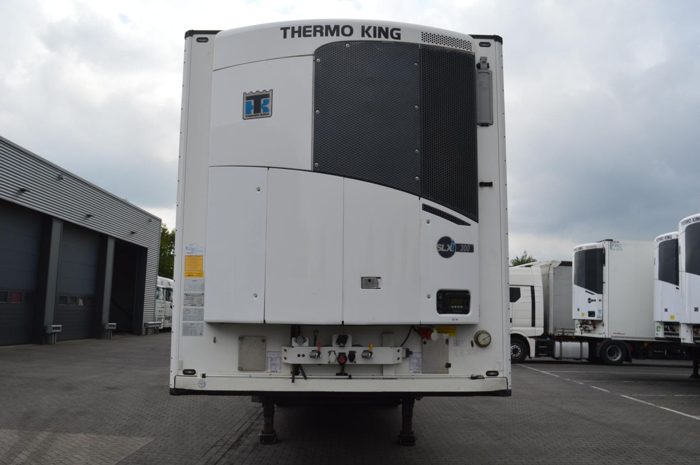 2018 Schmitz Cargobull SKO Double Deck FP 60 ThermoKing SLXi 300