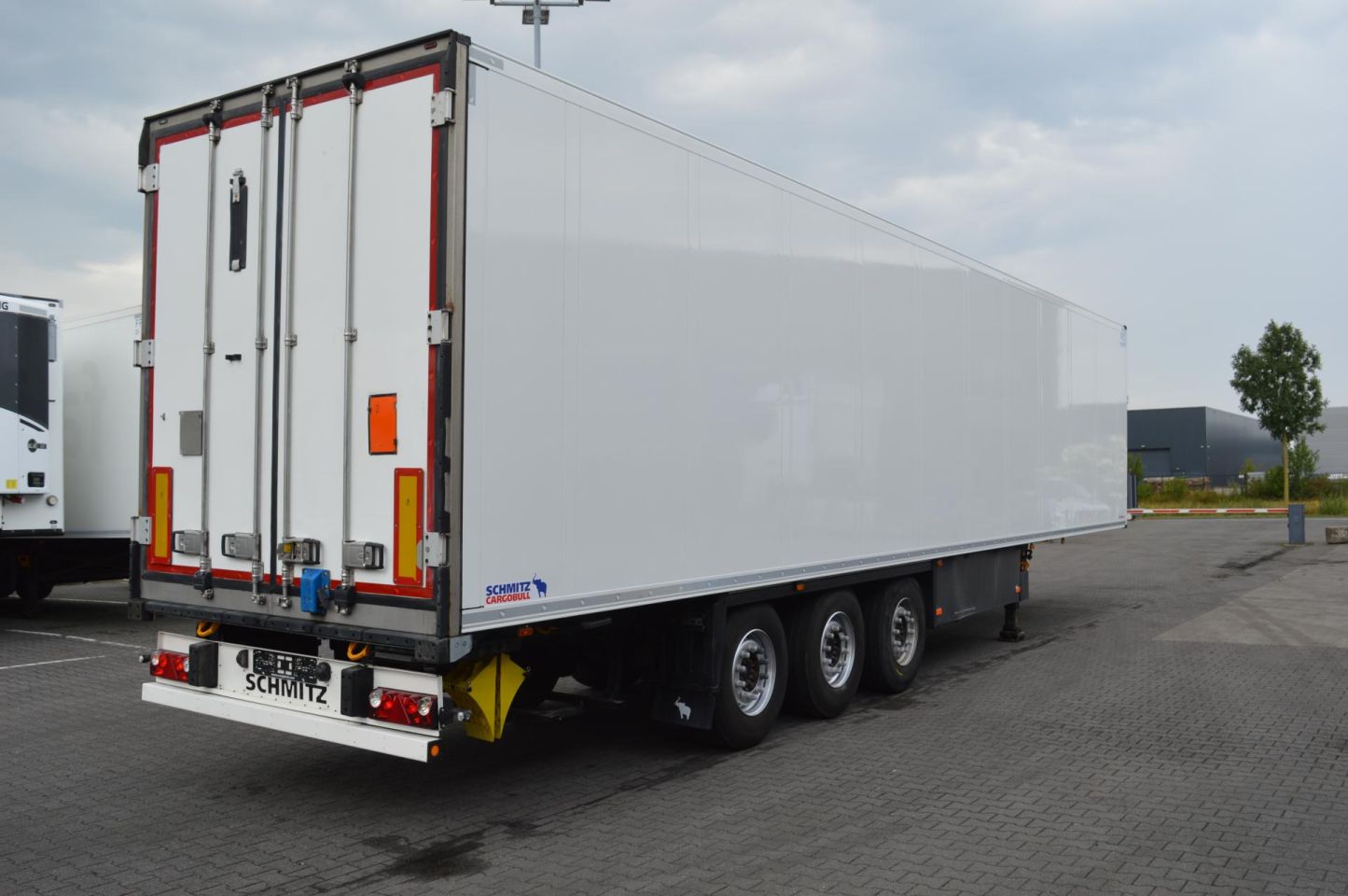 2018 Schmitz Cargobull SKO Double Deck FP 60 ThermoKing SLXi 300