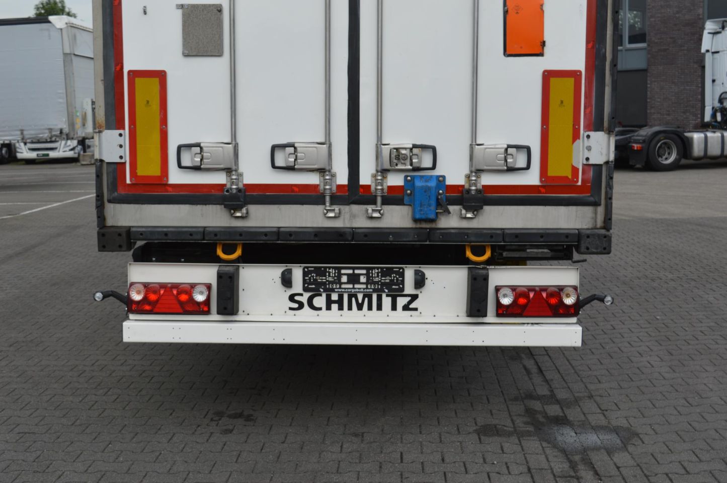 2018 Schmitz Cargobull SKO Double Deck FP 60 ThermoKing SLXi 300