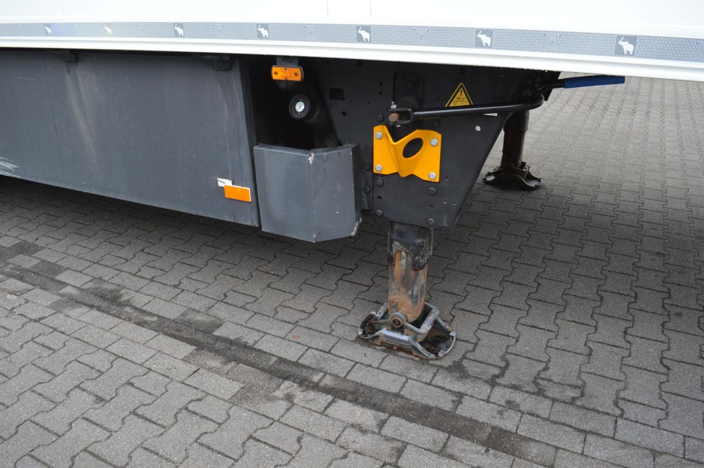 2018 Schmitz Cargobull SKO Double Deck FP 60 ThermoKing SLXi 300