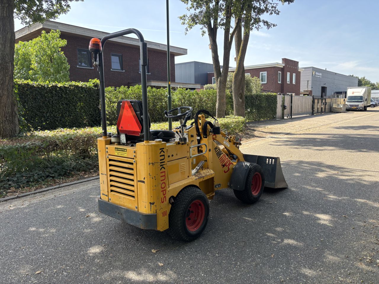 Knikmops 100