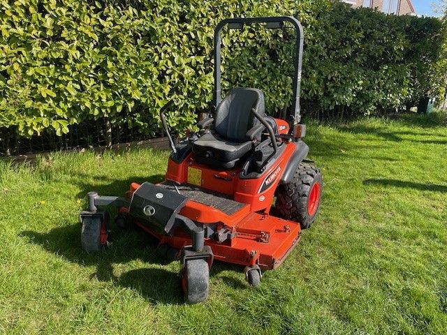 Kubota ZD1211 Zero turn maaier