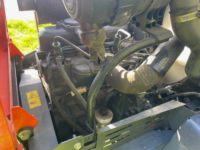 Kubota ZD1211 Zero turn maaier
