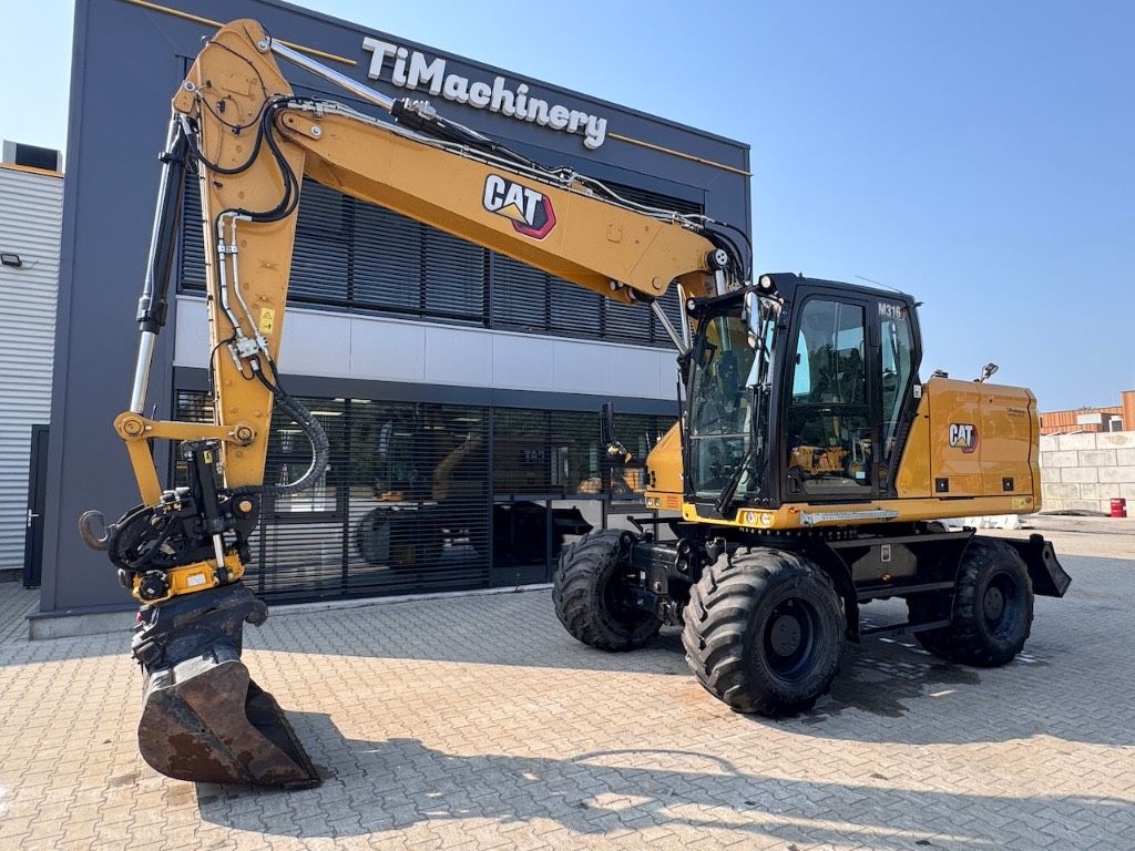 CAT M316