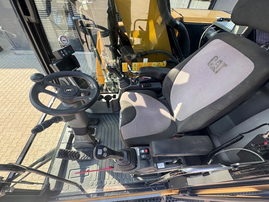 CAT M316F