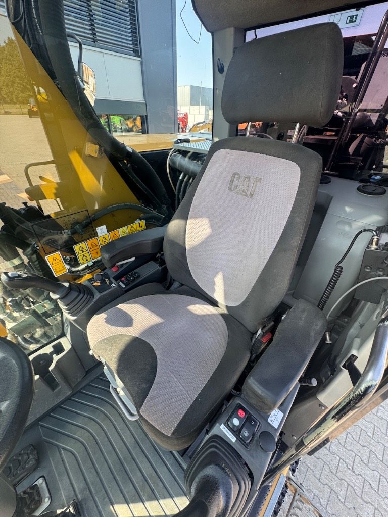 CAT M316F