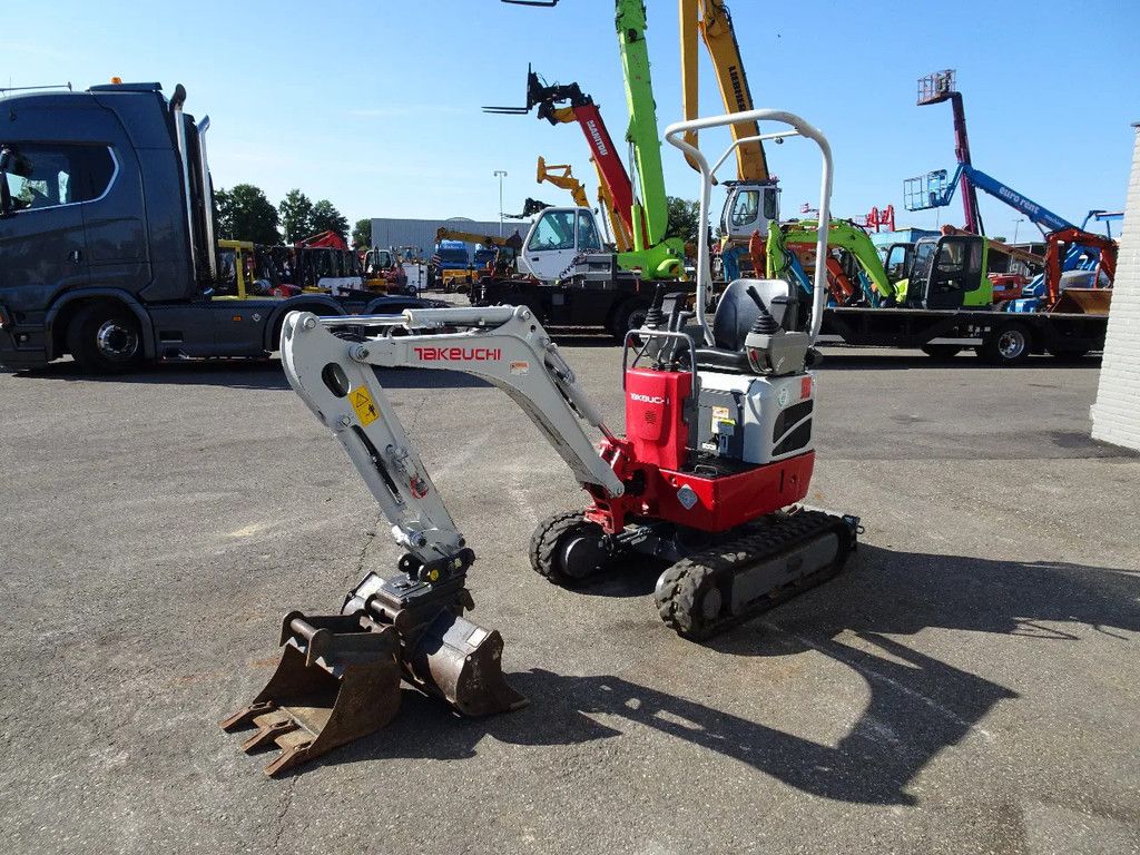 Takeuchi TB210
