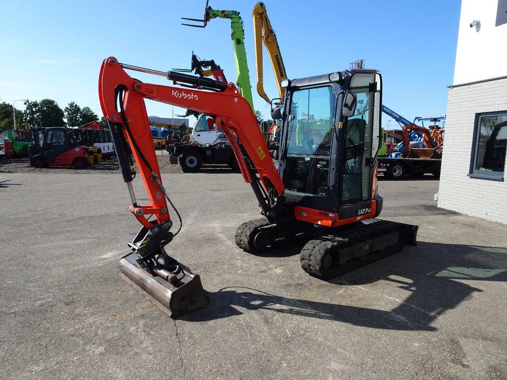 Kubota U27-4