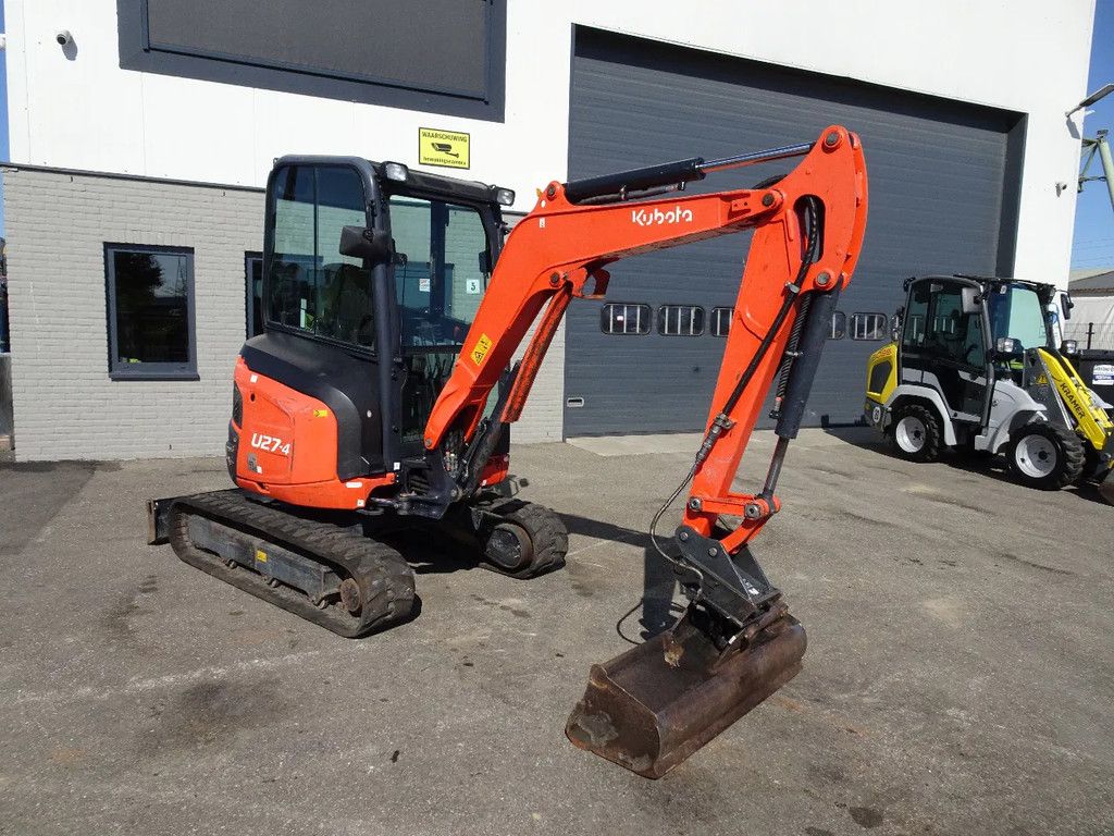 Kubota U27-4
