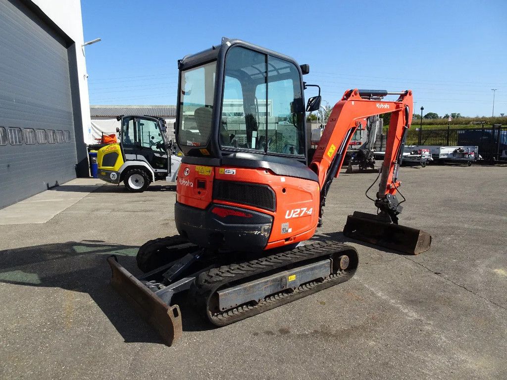 Kubota U27-4