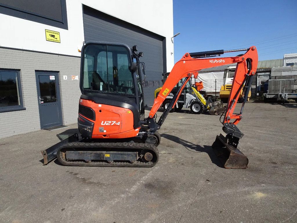 Kubota U27-4