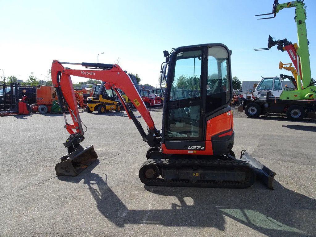 Kubota U27-4