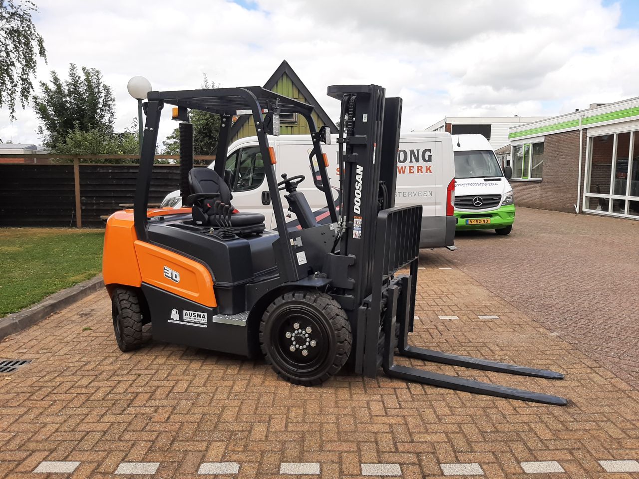 Doosan 30 heftruck - Bj. 2023 - Slechts 13 draaiuren - 3000 kg