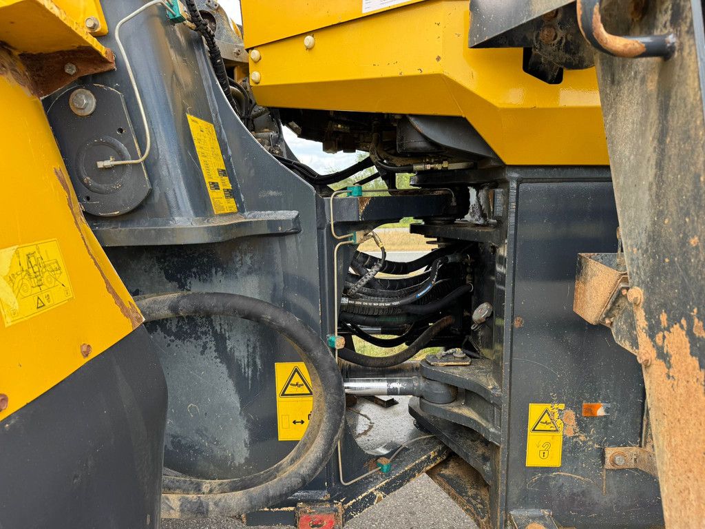 Komatsu WA470-5H